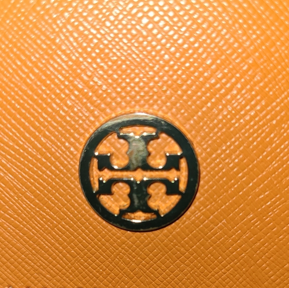 SOLD - TORY BURCH Saffiano Leather Sunglasses Hard Case - Picture 5 of 5